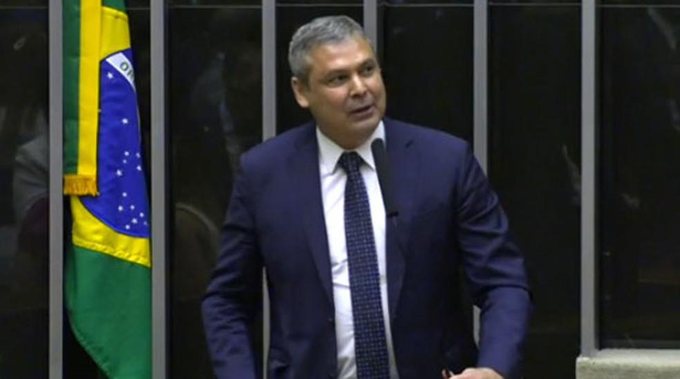 O deputado Lindbergh Farias discursa na Câmara