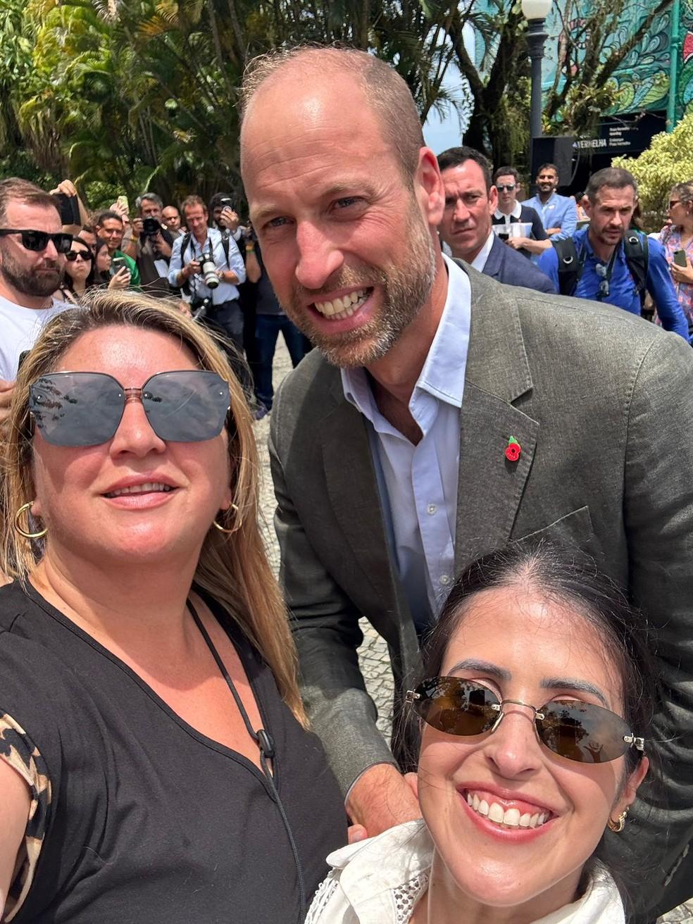 A turista Luana Pontes, de Fortaleza, estava visitando o Pão de Açúcar quando se deparou com o príncipe William