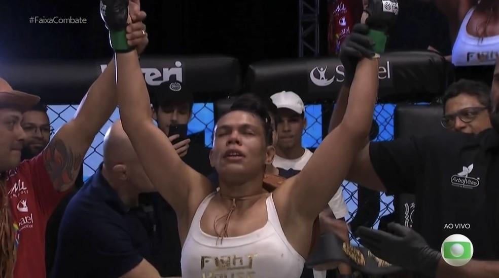 Layze Cerqueira mantém cinturão peso-galo no Jungle Fight