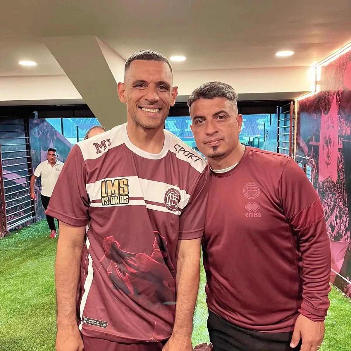 Aguirre con Pepe Sand, hoje ambos trabalhando no clube. Foto IG.