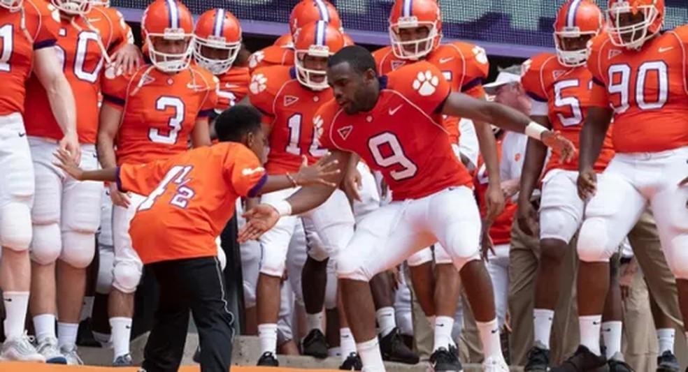 'Safety - Uma Jogada de Coragem' conta a história de Ray McElrathbey