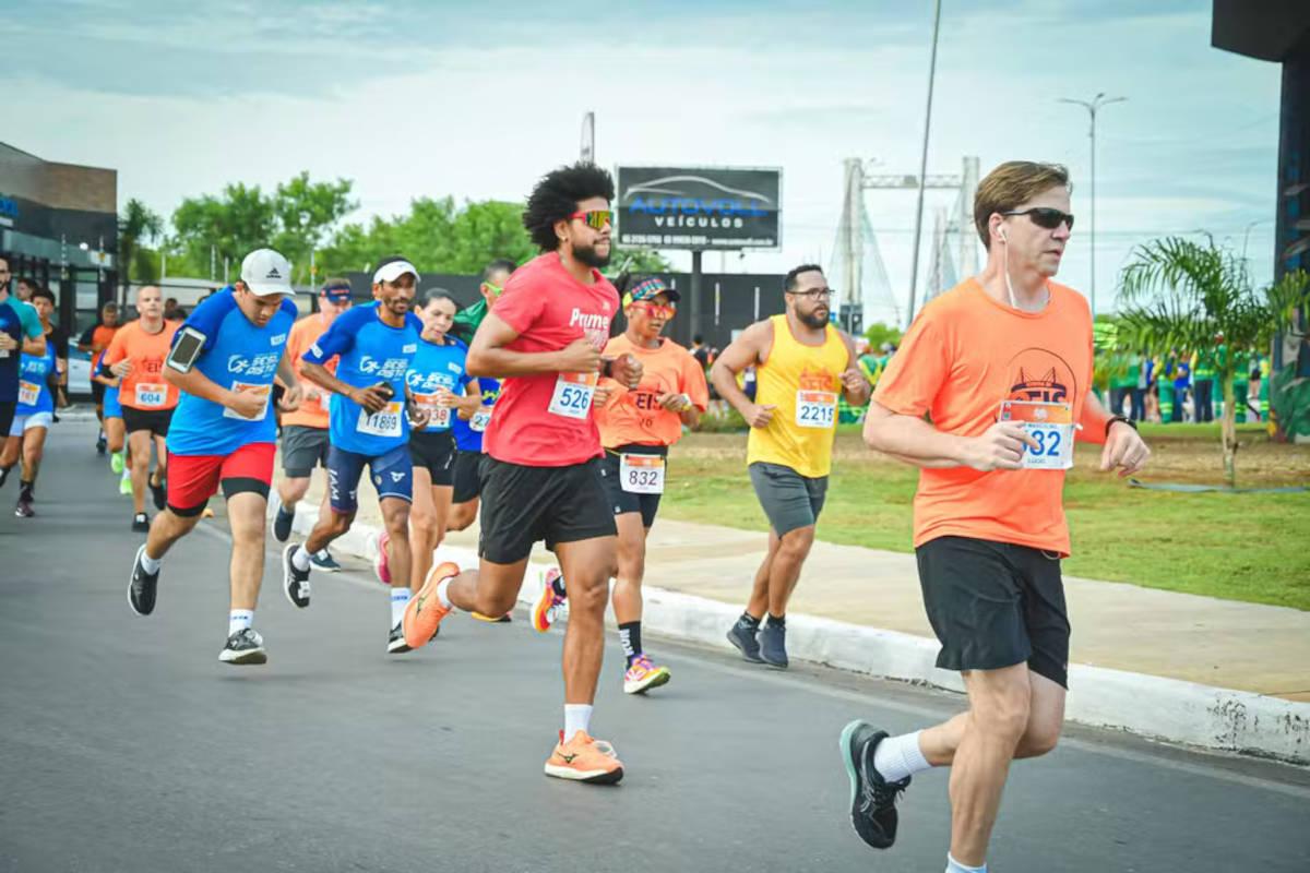 Corredores se inscrevendo para a corrida
