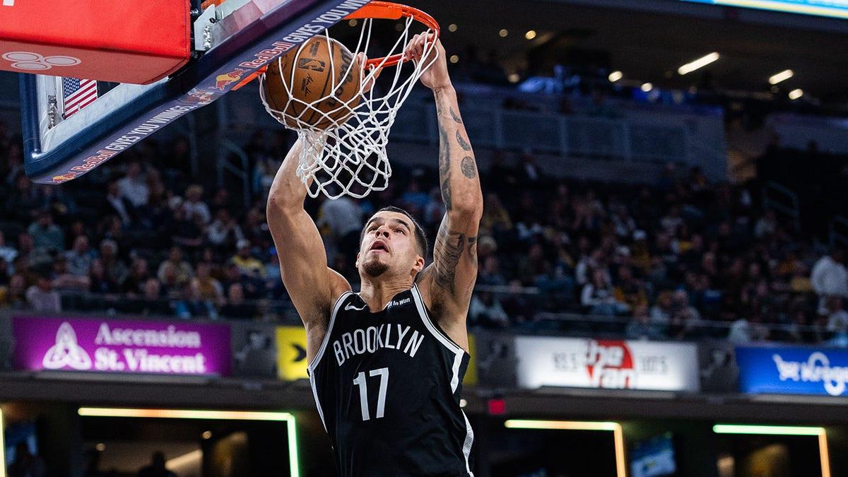 Michael Porter Jr. dunking