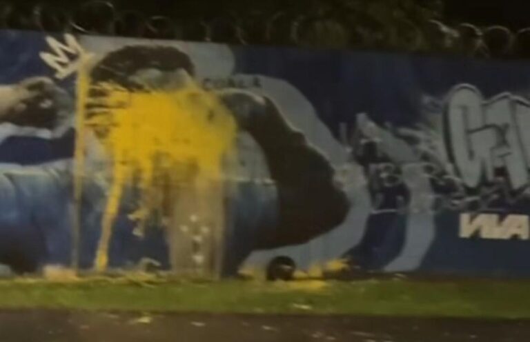 Vandalismo no CT do Cruzeiro: Imagem de Gabigol é alvo de ataque após eliminação na Copa do Brasil