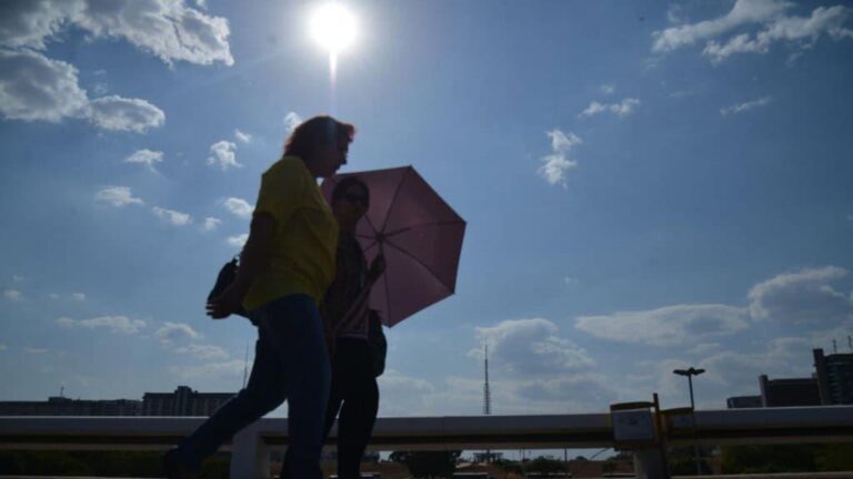 Verão 2025/2026 no Brasil: Expectativas de Calor e Chuvas Irregulares