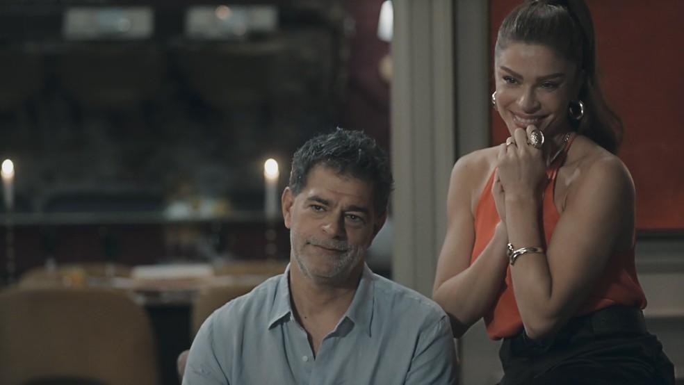 Rogério aparece pela primeira vez em flashback na novela 'Três Graças'.