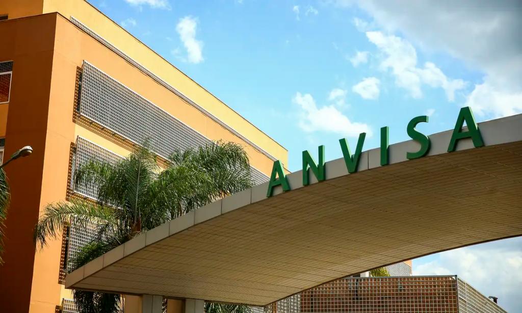 Anvisa proíbe venda de leite condensado e dois suplementos