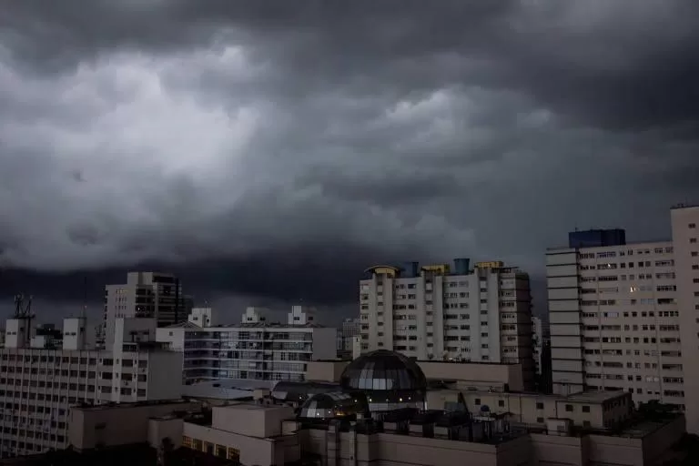 Tempestades Aguardadas: Ciclone Extratropical Atingirá o Sudeste Neste Fim de Semana