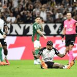 Palmeiras vence Corinthians em clássico emocionante e garante classificação no Paulistão