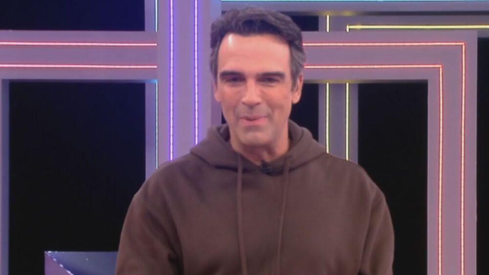 Tadeu Schmidt explica que prova não tem horário limite.