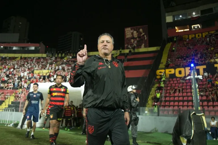 Sport vence Náutico e assume liderança da Série B com atuação destacada