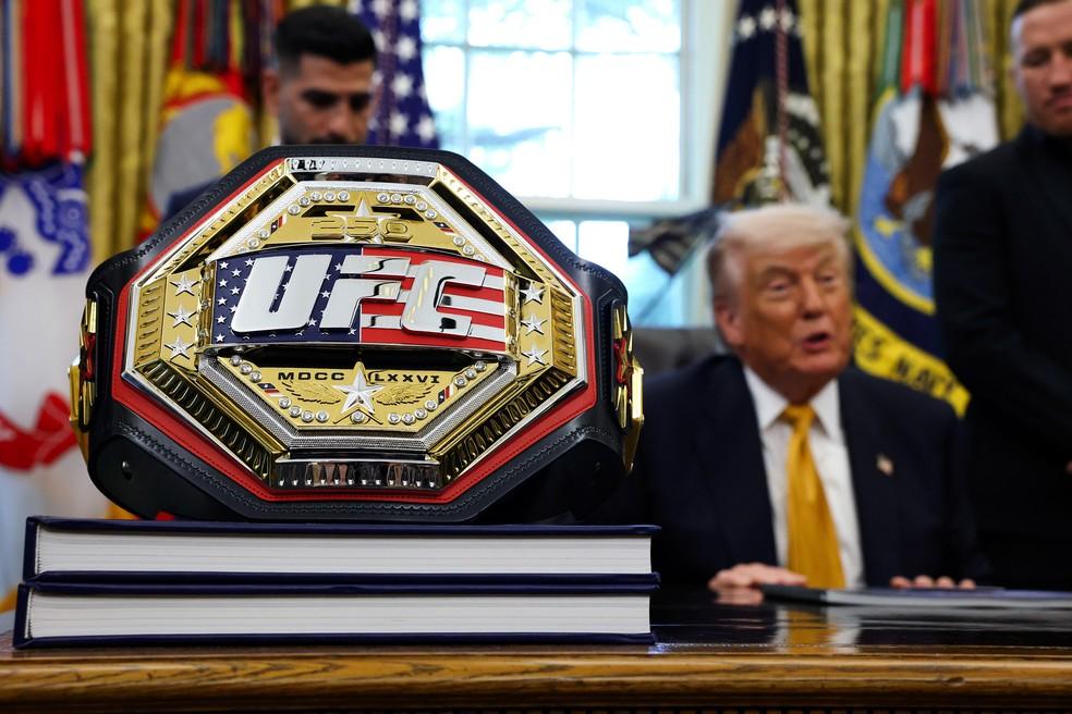 Cinturão especial do UFC apresentado por Trump