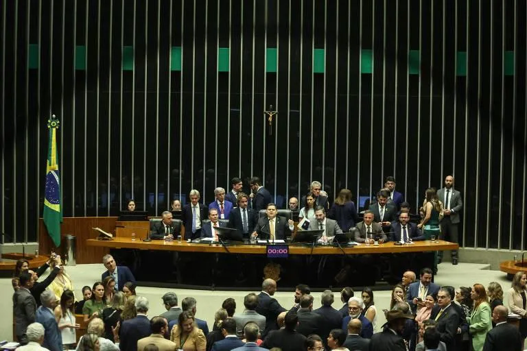 PSOL e ABI acionam STF contra nova lei que diminui penas de condenados por atos golpistas