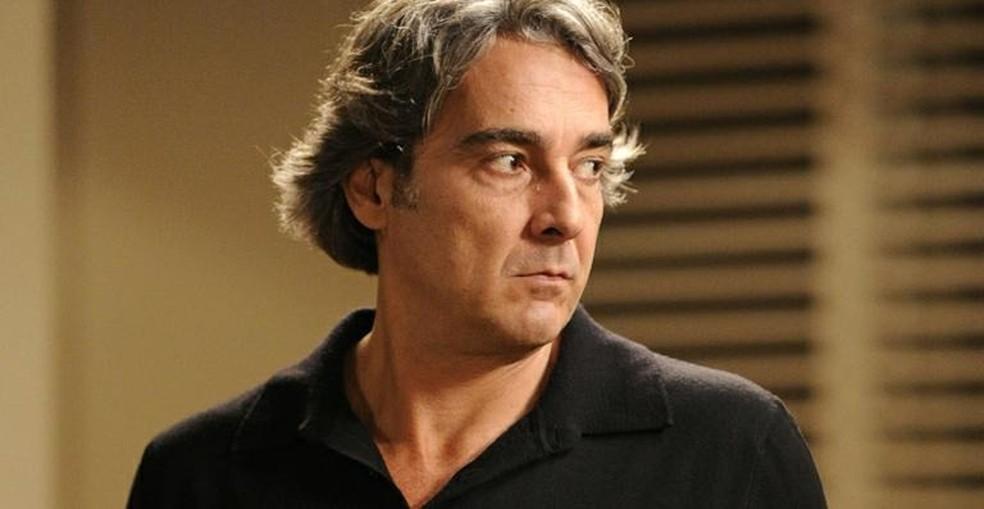 Alexandre Borges está no ar como 'Cadinho' na novela Avenida Brasil