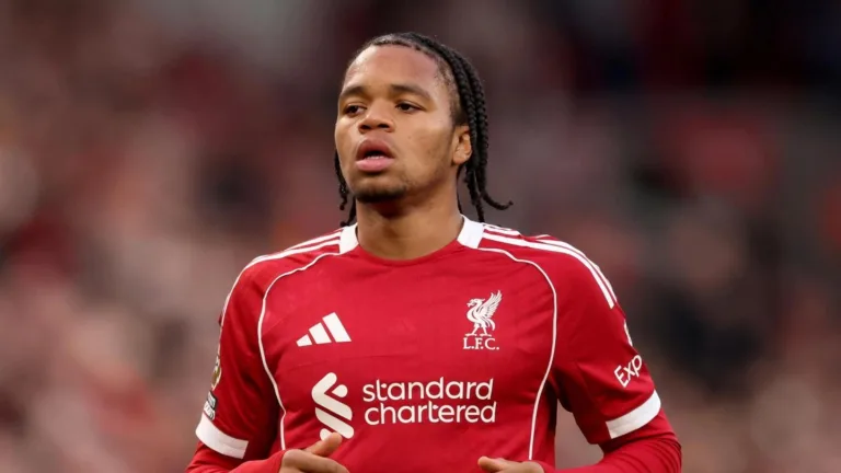 Liverpool anuncia escalação confirmada para o confronto contra o Chelsea