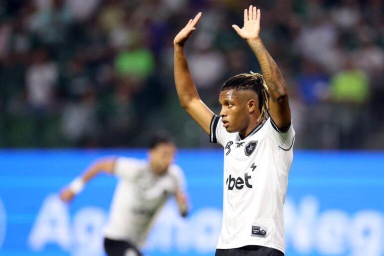 Esperança do Palmeiras em Contratar Danilo Aumenta Após Afastamento do Botafogo