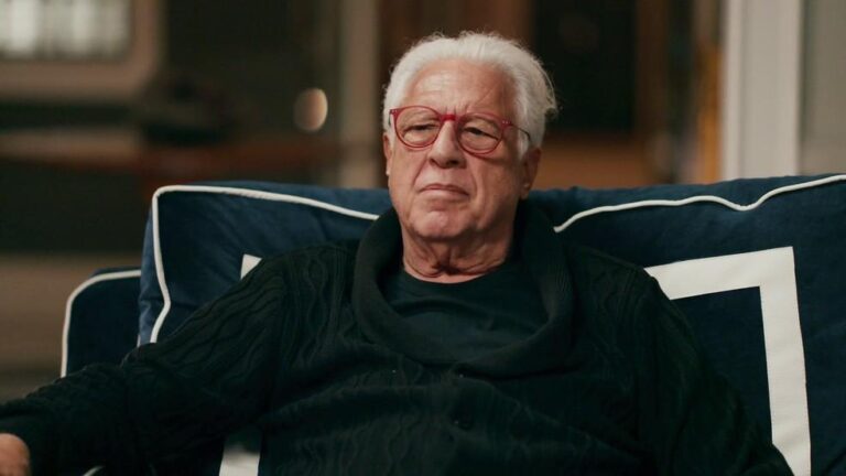 Arthur retorna com Adriana à mansão em Quem Ama Cuida