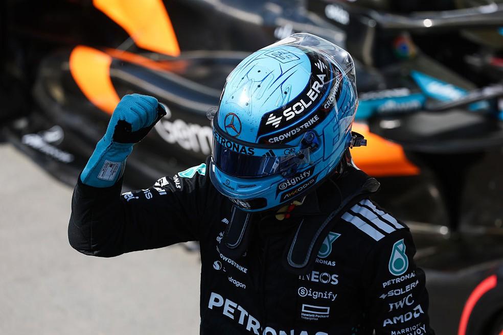 George Russell celebra pole position no GP do Canadá de F1 2025