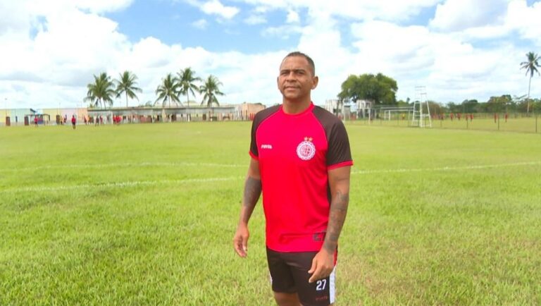 Walther, ex-jogador do Inter e Fluminense, acerta com o Farroupilha de Pelotas