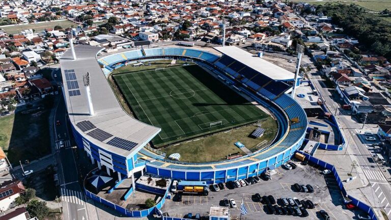 Avaí e Fortaleza empatam em jogo eletrizante na Série B