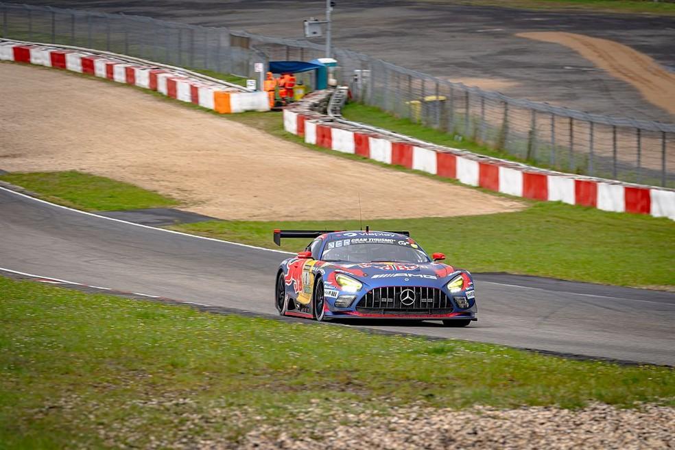 Max Verstappen em etapa classificatória das 24 Horas de Nurburgring