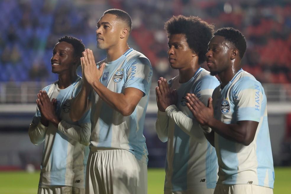 Gabriel Mec, Carlos Vinicius, Willian e Amuzu participaram da vitória que aliviou pressão no Grêmio