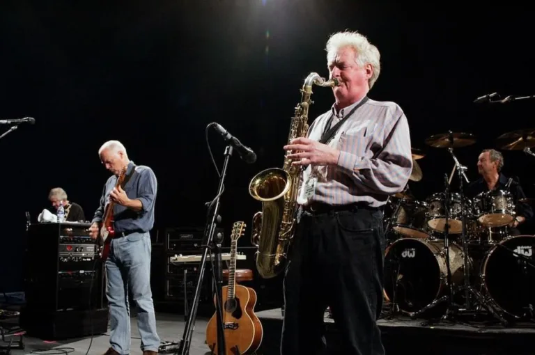 Falece Dick Parry, o icônico saxofonista do Pink Floyd