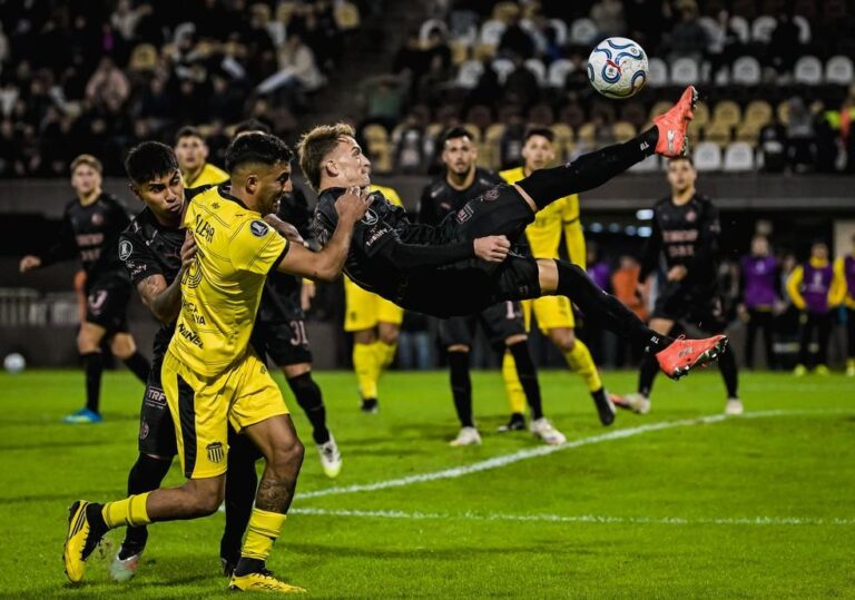 Corinthians Garantiu Vaga nas Oitavas da Libertadores Com Empate Entre Platense e Peñarol