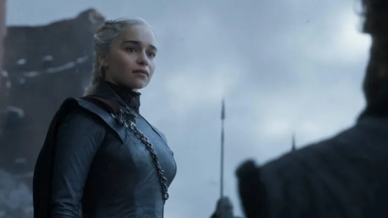 Emilia Clarke Revela Luta Contra Aneurismas Durante Game of Thrones