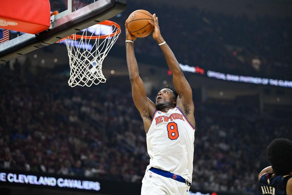 Anunoby enterra a bola no terceiro quarto contra o Cleveland Cavaliers