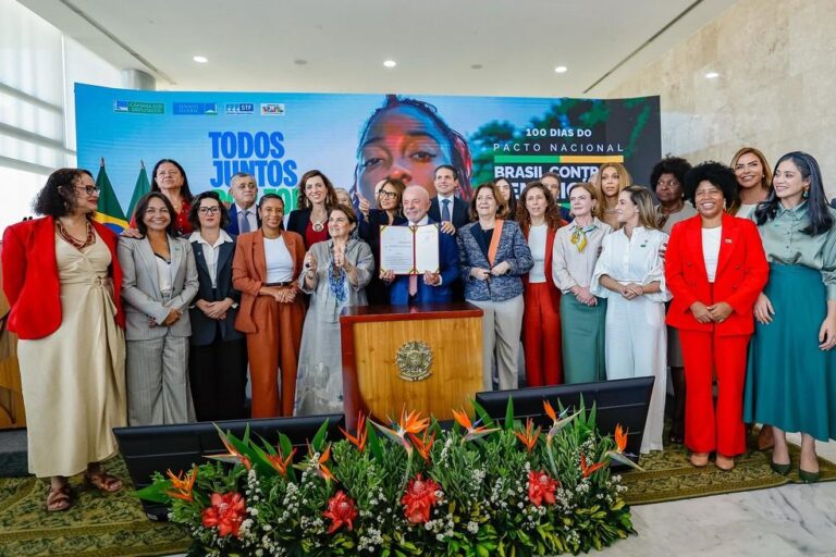 Lula Sanciona Leis Que Fortalecem a Proteção às Mulheres e Cria Cadastro Nacional de Agressores