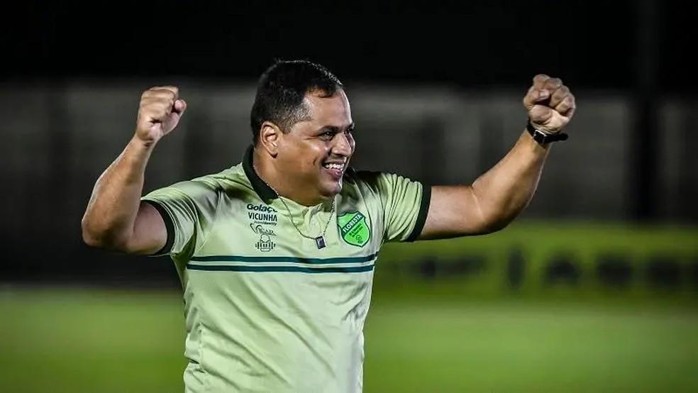 Técnico Leston Júnior ainda não perdeu na Série C