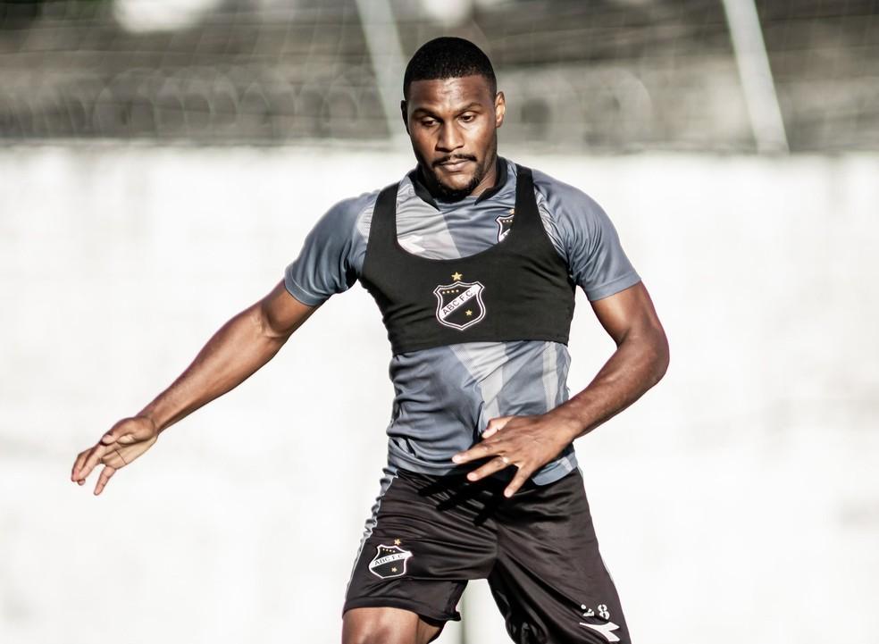 Wellington Reis será titular na vaga de Geilson