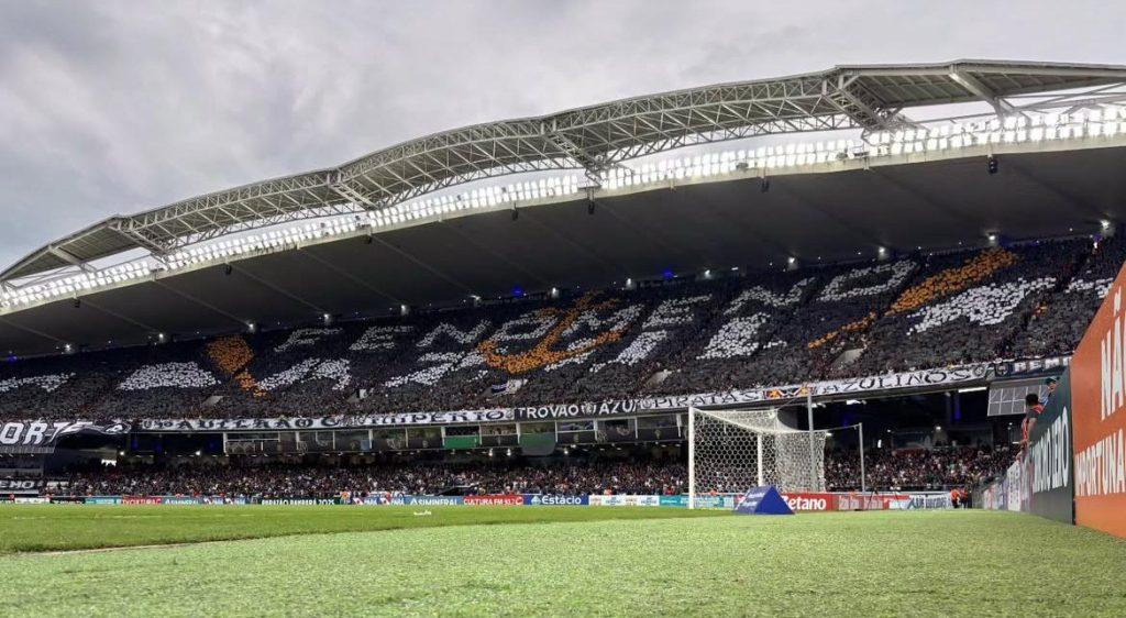 Mosaico 'Fenômeno Azul' realizado pela torcida