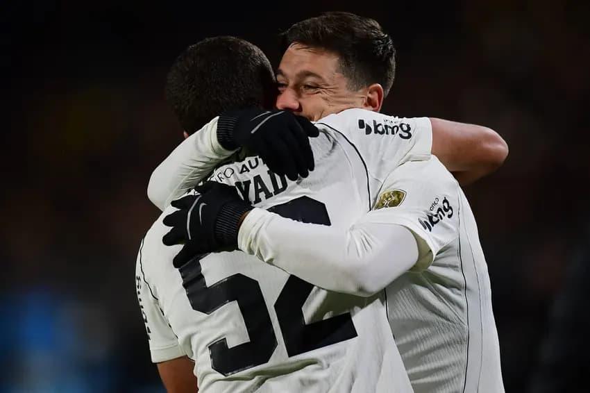 Corinthians segue invicto na competição