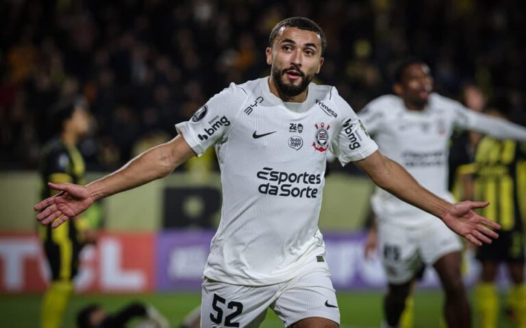 Zakaria Labyad Viraliza ao Imitar Memphis Depay em Empate do Corinthians