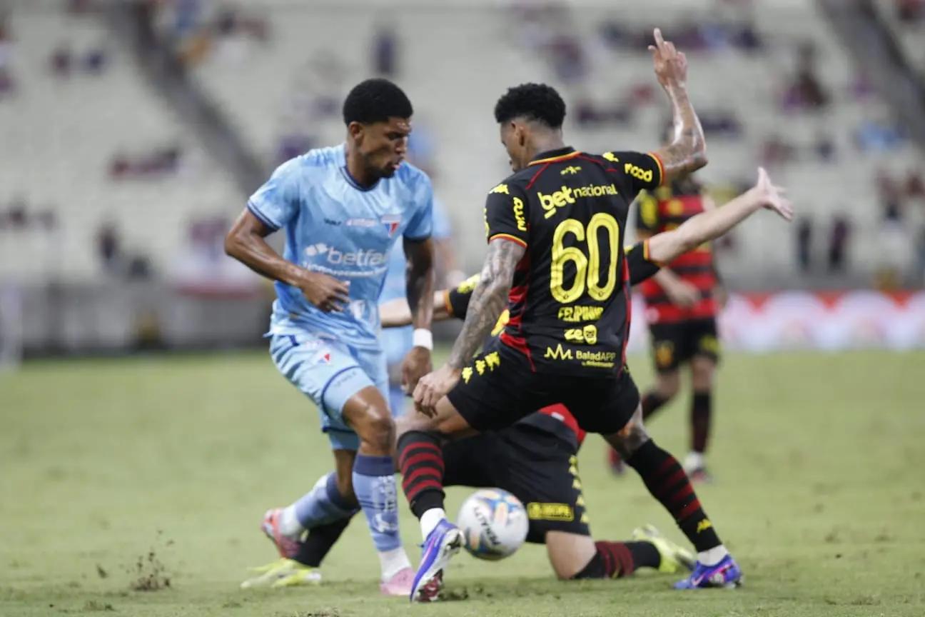 jogadores em campo