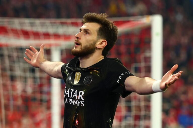 Destaque da Champions, Kvaratskhelia brilha no PSG após saga pela paz