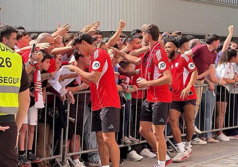 Sevilla FC Recebe o Real Madrid em Ambiente de Apoio e Superação