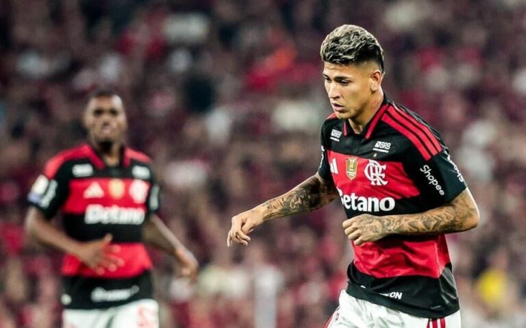 Expulsão Polêmica de Carrascal Marca Clássico entre Flamengo e Palmeiras