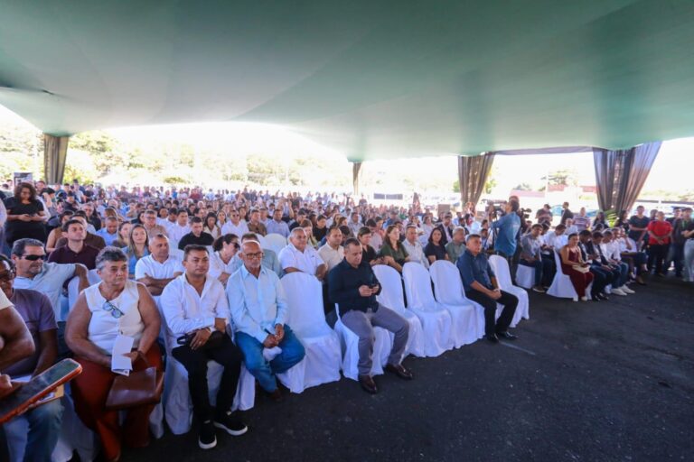 Ministério entrega 70 veículos para assistência social no Piauí