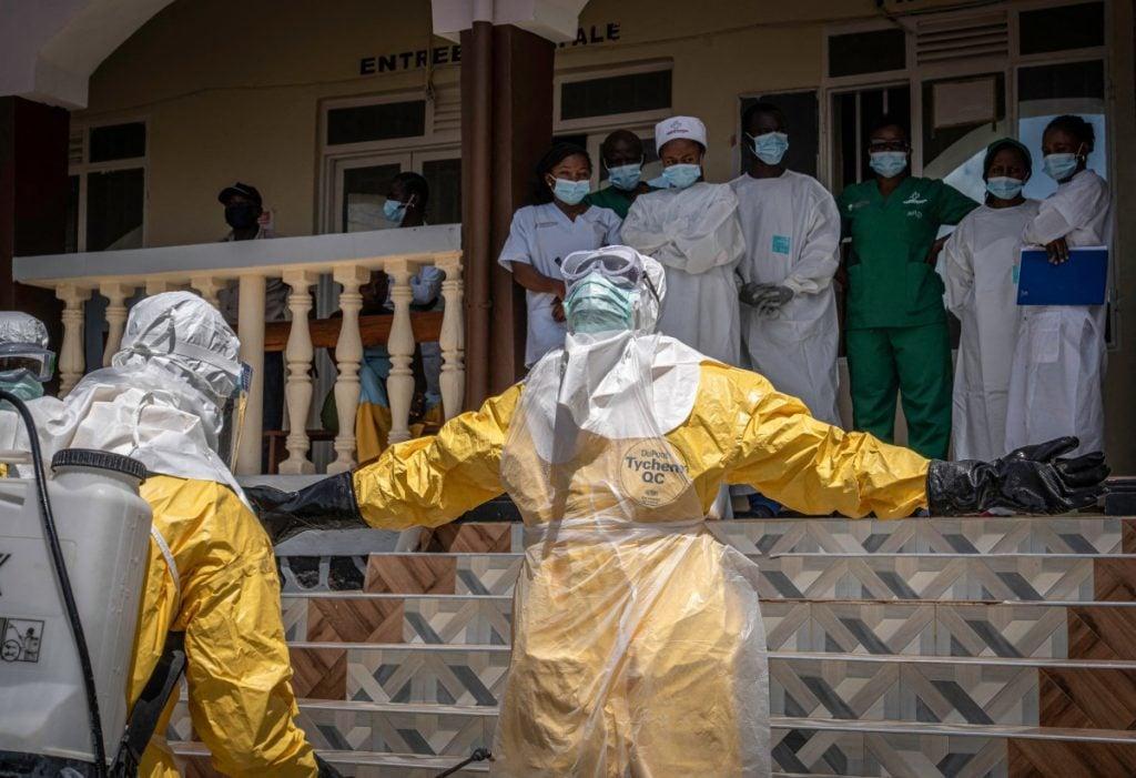 São Paulo investiga caso suspeito de ebola e aciona protocolo de emergência.