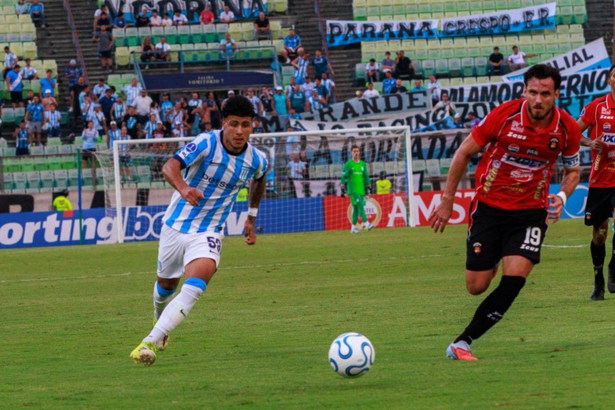 Racing x Caracas no empate em 1 a 1 na Venezuela, pela Sul-Americana.