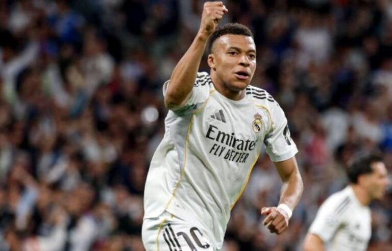 Mbappé desfalca Real Madrid em clássico contra Barcelona por lesão muscular