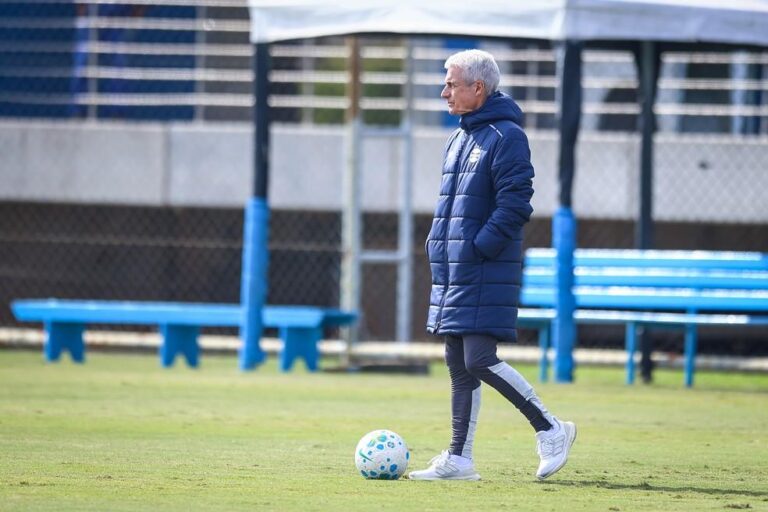 Grêmio e Santos se enfrentam em jogo decisivo para evitar o Z-4 no Brasileirão