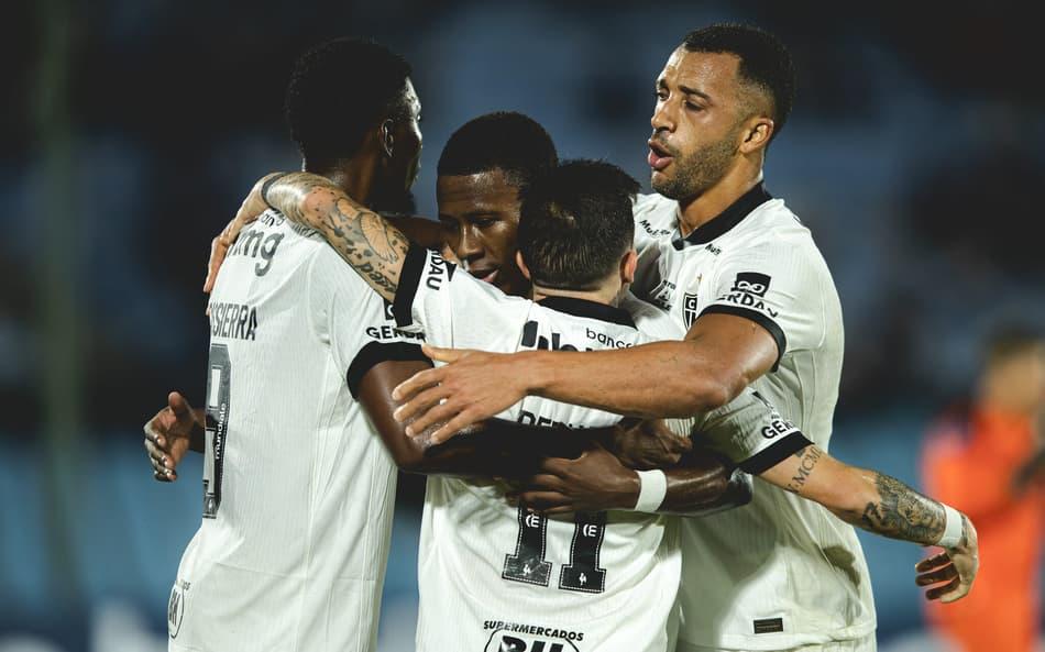 Minda abre o placar para o Atlético-MG diante do Juventud
