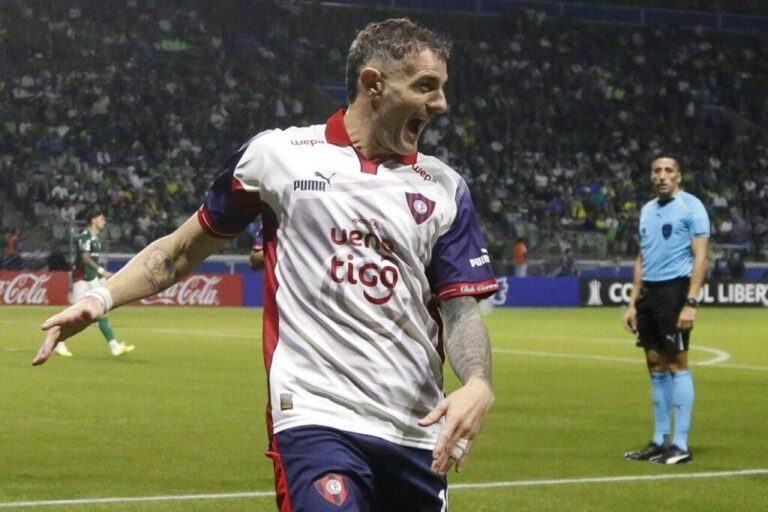 Empate sem gols marca duelo entre Cerro Porteño e Sporting Cristal pela Copa Libertadores 2026