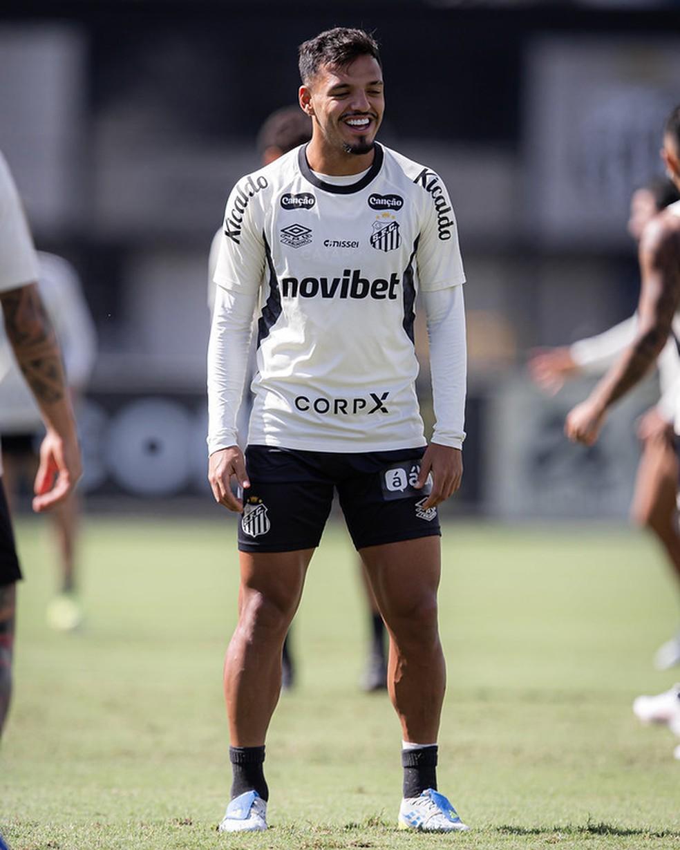 Gabriel Menino deve ser desfalque para os próximos jogos do Santos