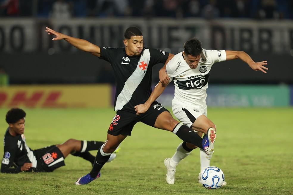 Avellar em ação no jogo contra o Olimpia