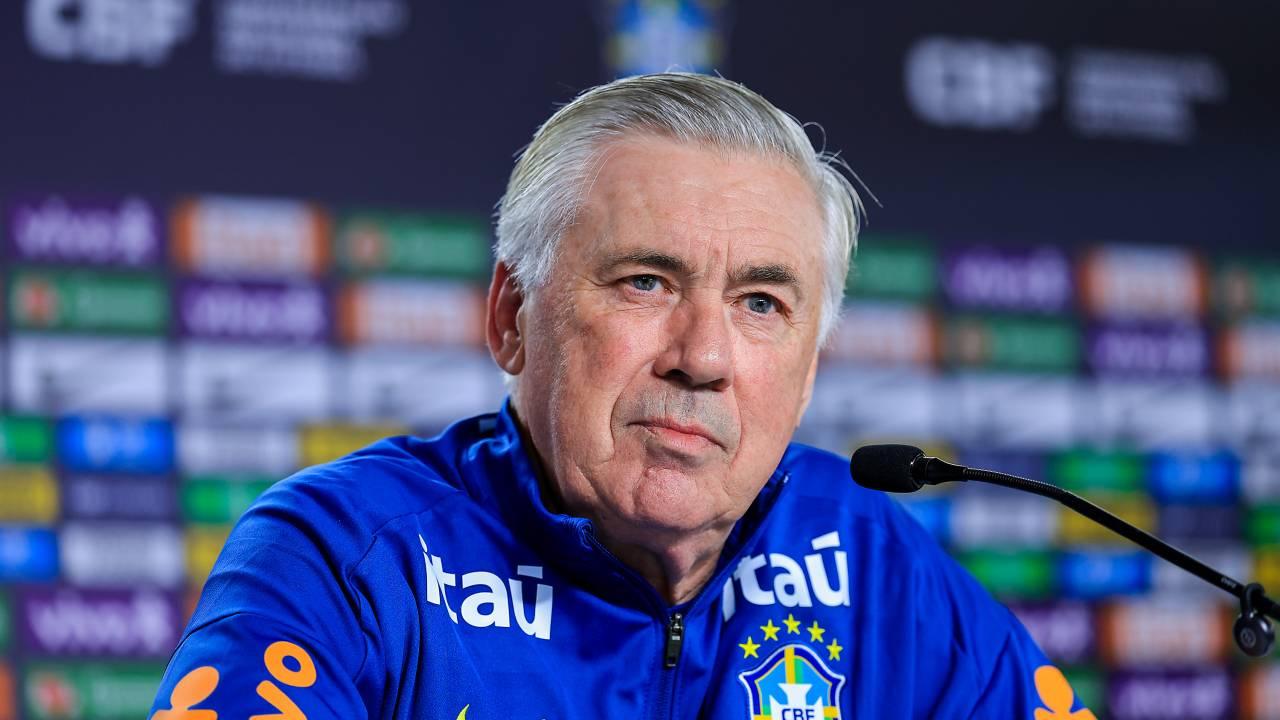 Carlo Ancelotti durante coletiva de imprensa
